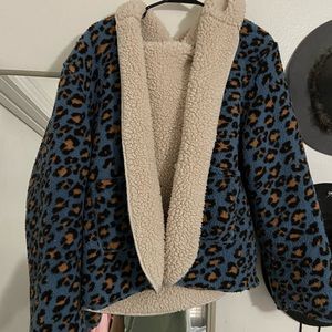Cozy leopard jacket/sweater